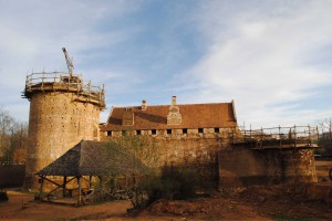 Guédelon Yonne la Montagne aux Alouettes